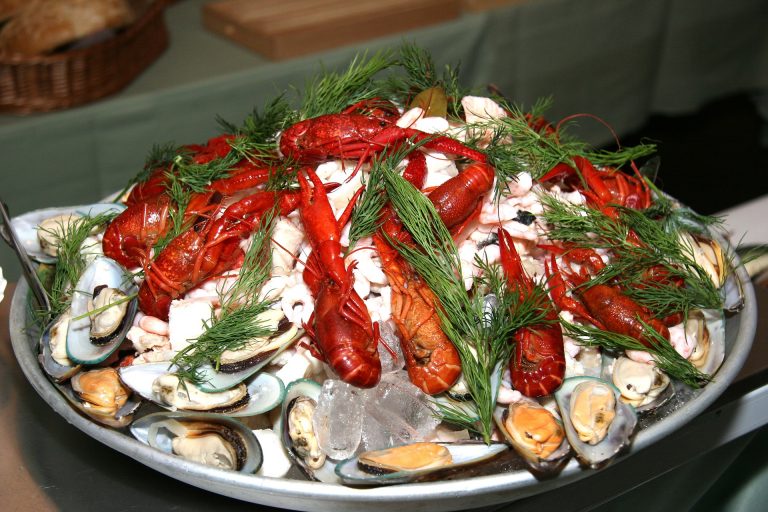 ilustrasi seafood platter